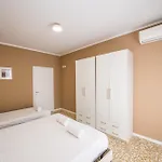 Shortmi Canonica * Milão
